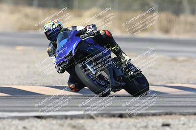 media/Dec-01-2025-Moto Forza (Mon) [[2daa91e15f]]/1-Advanced Group/Session 3 (Turn 3)/